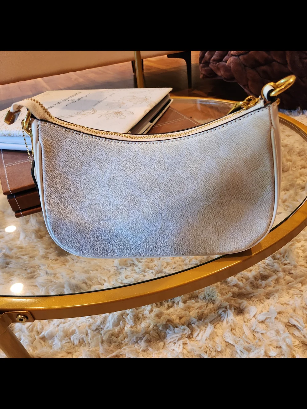 Coach Teri Should Bag-Off-White Leather Shoulder Bag with Light Gold Hardware - Picture 4 of 6
